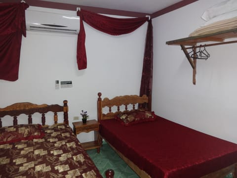 Comfort Double Room, Ensuite | Blackout drapes, iron/ironing board, free WiFi, bed sheets