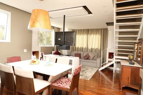 Deluxe Apartment, 2 Bedrooms | In-room dining