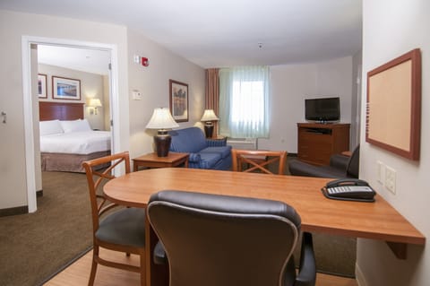 Suite, 1 Bedroom | Premium bedding, in-room safe, desk, laptop workspace