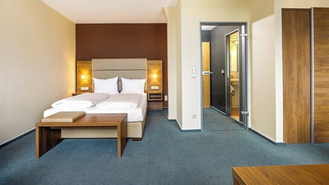 Double Room | In-room safe, desk, blackout drapes, free WiFi