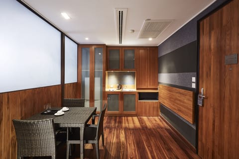 Suite, 1 King Bed, Balcony (Suite) | Private kitchen | Electric kettle