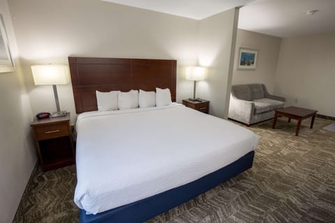 Premium bedding, pillowtop beds, minibar, laptop workspace