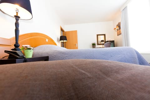 Standard Double Room | 1 bedroom, Select Comfort beds, in-room safe, desk