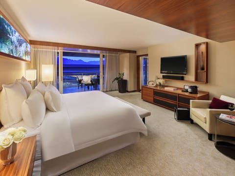 Pool View Suite, 1 King Bed | Premium bedding, down comforters, pillowtop beds, minibar