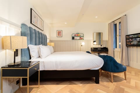 Deluxe Double Room | Egyptian cotton sheets, premium bedding, Select Comfort beds, minibar