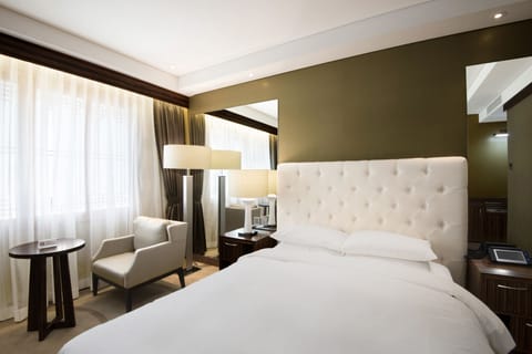 High Deluxe Double Room | Minibar, in-room safe, desk, free WiFi