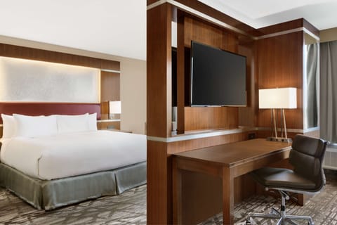 Studio Suite, 1 King Bed | Premium bedding, pillowtop beds, in-room safe, blackout drapes