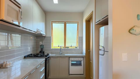 Deluxe Apartment, 3 Bedrooms | Private kitchen