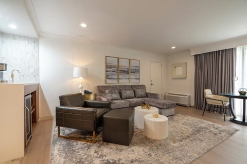 Suite, 1 Bedroom | In-room safe, desk, laptop workspace, blackout drapes