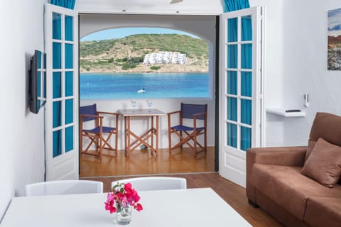 Apartment, 2 Bedrooms, Partial Sea View | In-room dining