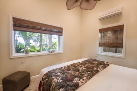 Deluxe 1 Bedroom Suite, TV Room, 1 King Bed, Private Bathroom, Ocean View, Non Smoking | Egyptian cotton sheets, premium bedding, individually decorated