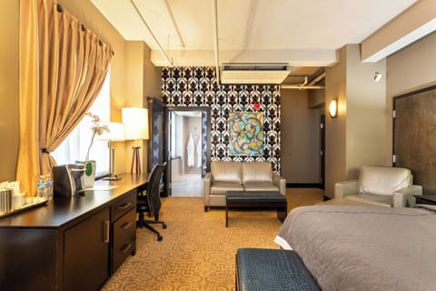 Standard King Non Smoking 2 person Whirlpool in Bath with Fireplace | Premium bedding, down comforters, pillowtop beds, individually decorated