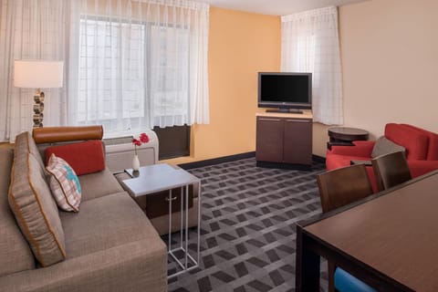Suite, 2 Bedrooms | Living area | Smart TV, Netflix