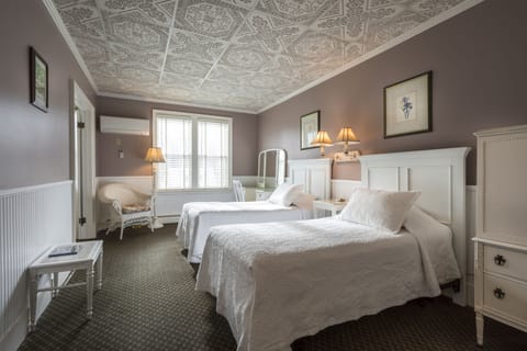 Cherry Blossom Suite | Iron/ironing board, free WiFi, bed sheets, alarm clocks