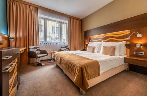 Standard Double Room | Hypo-allergenic bedding, memory foam beds, minibar, in-room safe