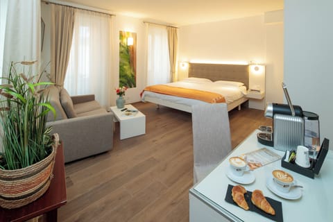 Superior Design Double Room | Select Comfort beds, soundproofing, free cribs/infant beds