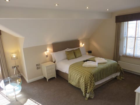 Luxury Suite, 1 King Bed | Premium bedding, pillowtop beds, individually decorated