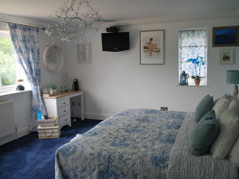 Double or Twin Room, Ensuite, Garden View | WiFi