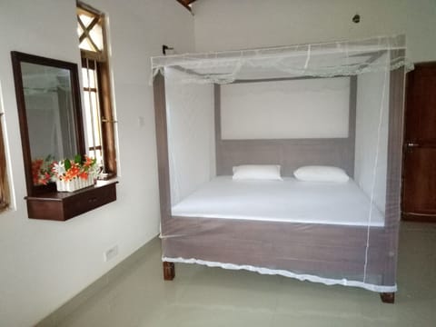 3 bedrooms, Egyptian cotton sheets, premium bedding, desk
