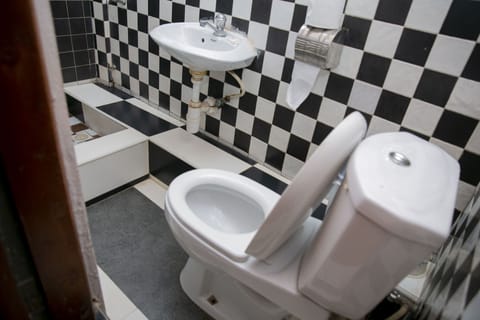 Standard Double Room, 1 Double Bed | Bathroom | Shower, rainfall showerhead, free toiletries, towels