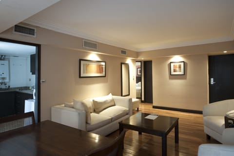 Suite | Living area | Flat-screen TV