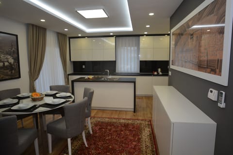 Luxury Penthouse, Multiple Beds, Non Smoking | Minibar, individually decorated, individually furnished, desk