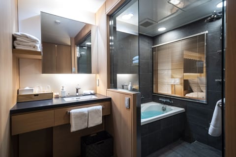 Superior Double Room, 1 Double Bed, Non Smoking | Bathroom sink