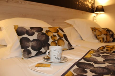 Standard Twin Room (with SAUNA access) | Premium bedding, in-room safe, individually decorated