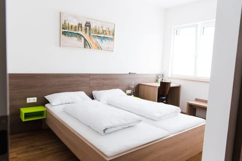 Double Room, Private Bathroom | Desk, soundproofing, free WiFi, bed sheets