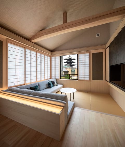 CAMPTON KIYOMIZU 7 (with wooden bathtub),King bed x1 for 2 people, Futon for the others | View from room