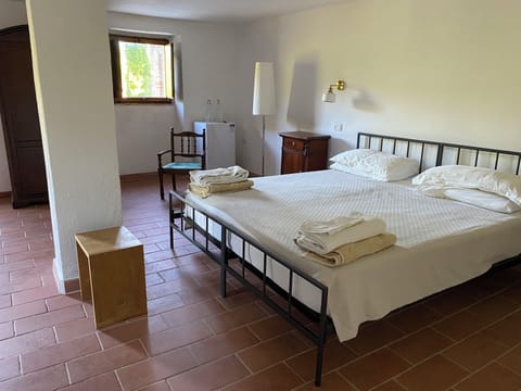 Classic Double Room (in Villa) | Iron/ironing board, bed sheets