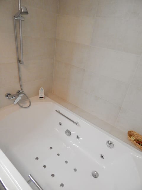 Apartment, 1 Bedroom | Bathroom | Free toiletries, hair dryer, towels