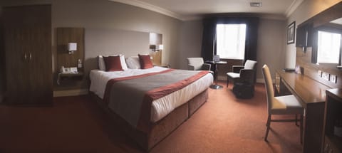 Deluxe Double Room | In-room safe, desk, soundproofing, iron/ironing board
