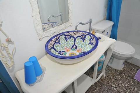 La Sencilla | Bathroom | Shower, rainfall showerhead, free toiletries, hair dryer