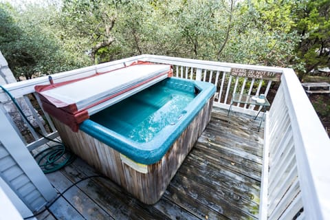 Private spa tub