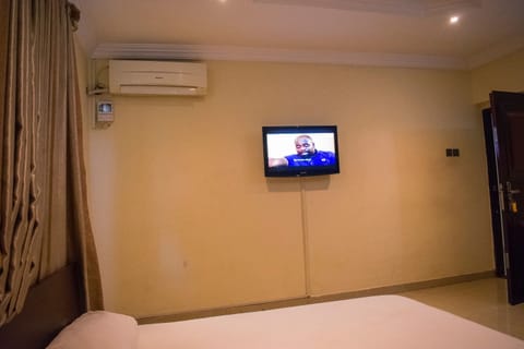 Executive Double Room, 1 Double Bed | Premium bedding, desk, internet