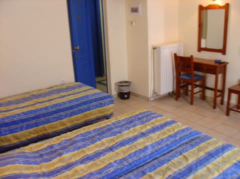 Quadruple Room | In-room safe, cribs/infant beds, rollaway beds, free WiFi