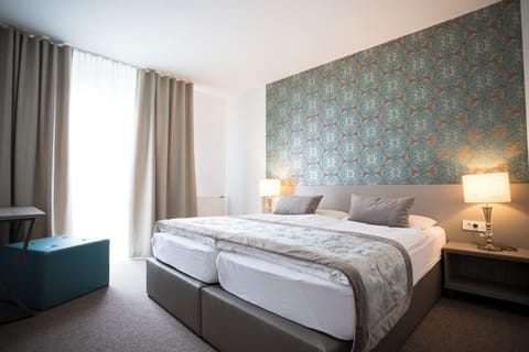 Double Room | Desk, free WiFi, bed sheets