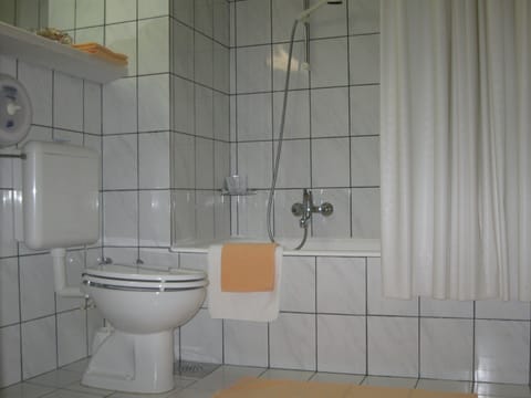 Double Room | Bathroom | Hair dryer, towels