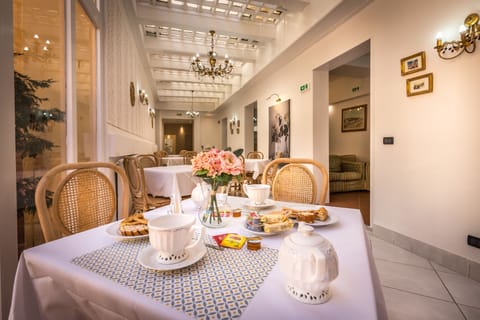 Daily buffet breakfast (EUR 8 per person)