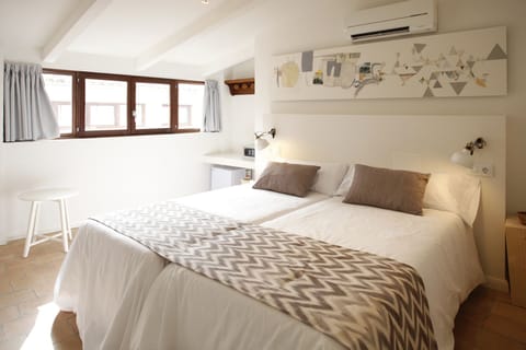 Superior Double Room | In-room safe, soundproofing, free WiFi, bed sheets