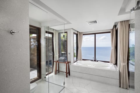 Ocean Pool Suite | Bathroom | Separate tub and shower, deep soaking tub, rainfall showerhead