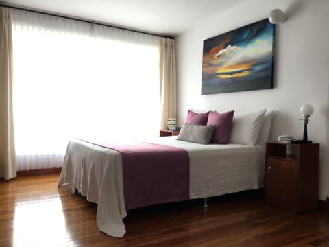 Standard Room, 1 Double Bed, Non Smoking | Premium bedding, down comforters, minibar, in-room safe