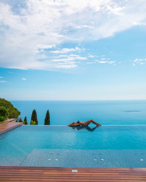 Outdoor pool, sun loungers