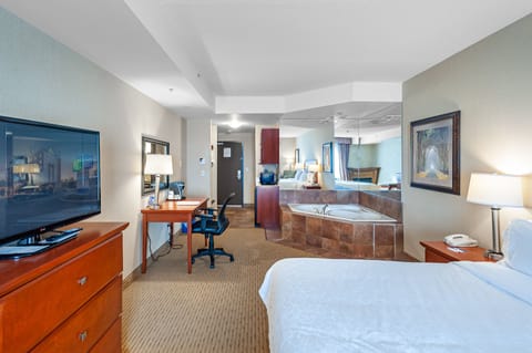 Suite, 1 King Bed | Hypo-allergenic bedding, desk, laptop workspace, blackout drapes