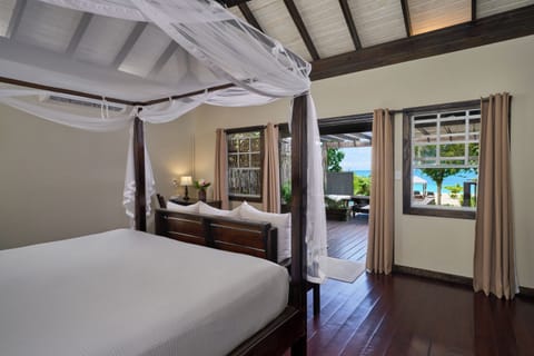 Beachfront Sanctuary Pool Cottage | Premium bedding, pillowtop beds, free minibar, in-room safe