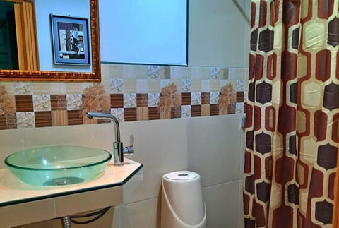 Comfort Apartment, 1 Double Bed, Non Smoking, Terrace | Bathroom | Shower, towels