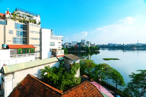 Design Double Room, Lake View | Balcony view