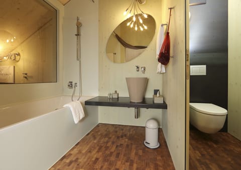 Triple Room | Bathroom amenities | Shower, hair dryer, towels