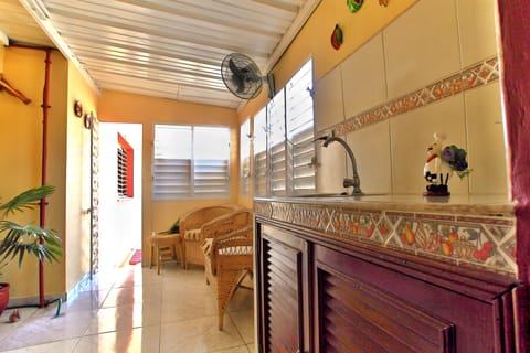 Comfort Studio Suite, Multiple Beds, Non Smoking | Private kitchen | Mini-fridge, kitchen islands